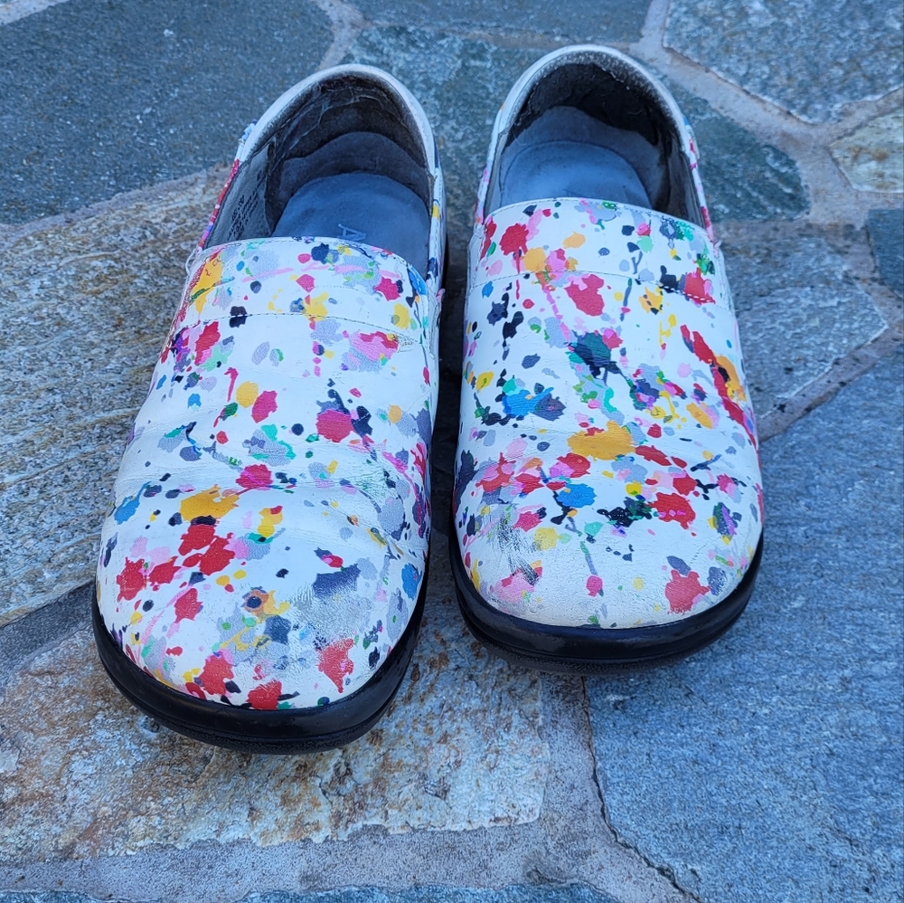 Algeria Keli Nursing Shoes size 9.5